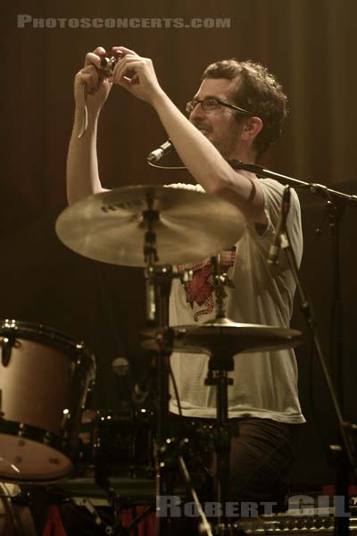 ZOEY VAN GOEY - 2011-04-11 - PARIS - Grand Rex - 